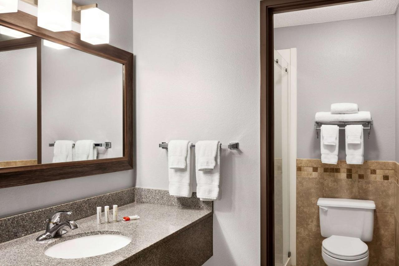 Americinn By Wyndham Sauk Centre Экстерьер фото