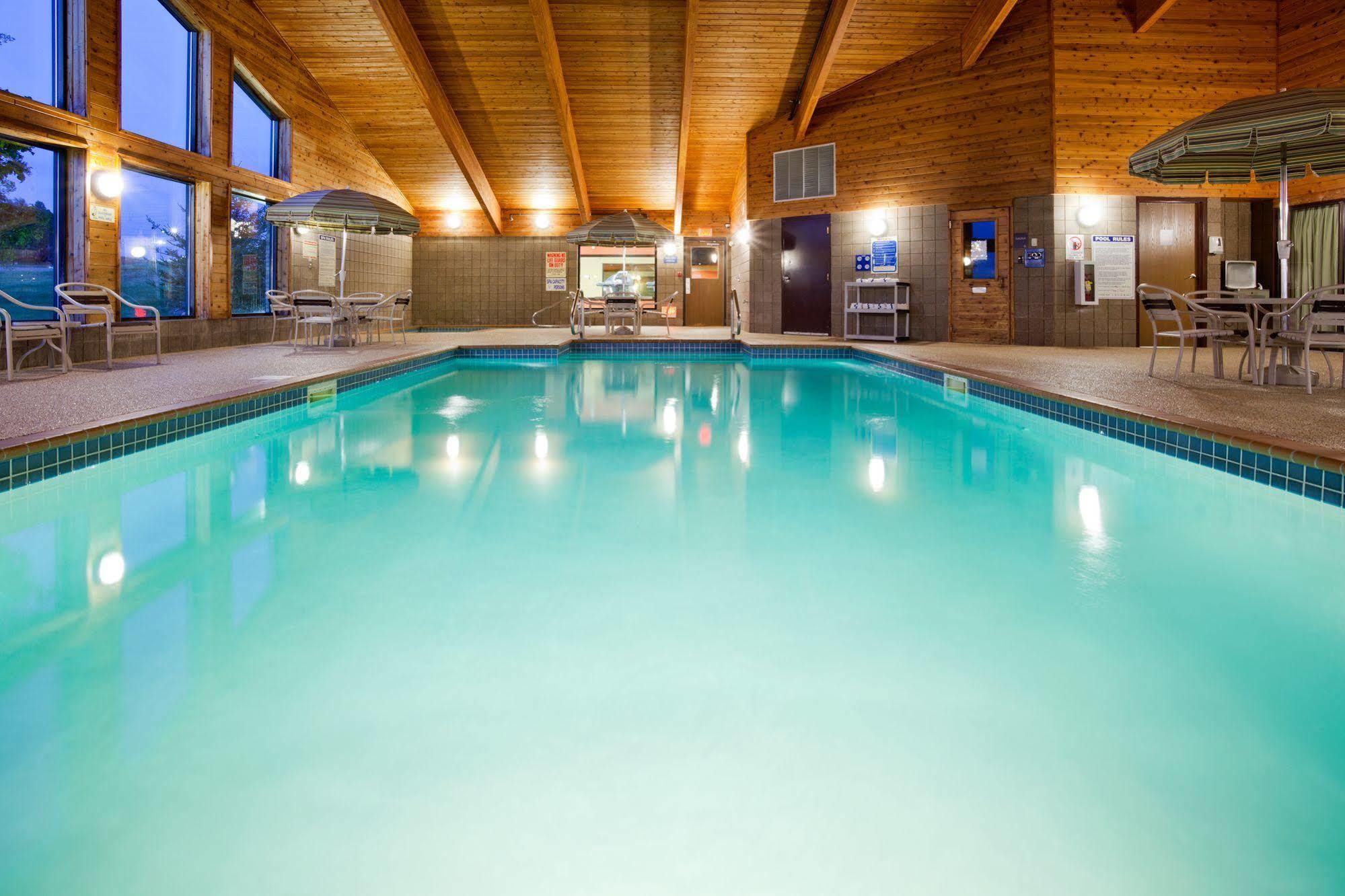 Americinn By Wyndham Sauk Centre Экстерьер фото